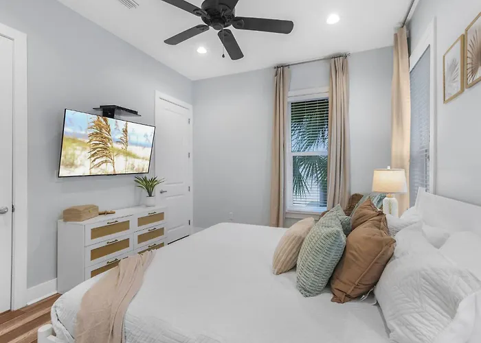 Holiday home New! Coastal Luxe, Walk To Beach, Prime Location! Gulf Shores
